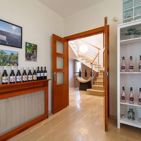 Villa Wine Experience Cambrils - Wine, Art & Games Экстерьер фото