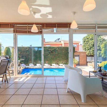 Villa Wine Experience Cambrils - Wine, Art & Games Экстерьер фото