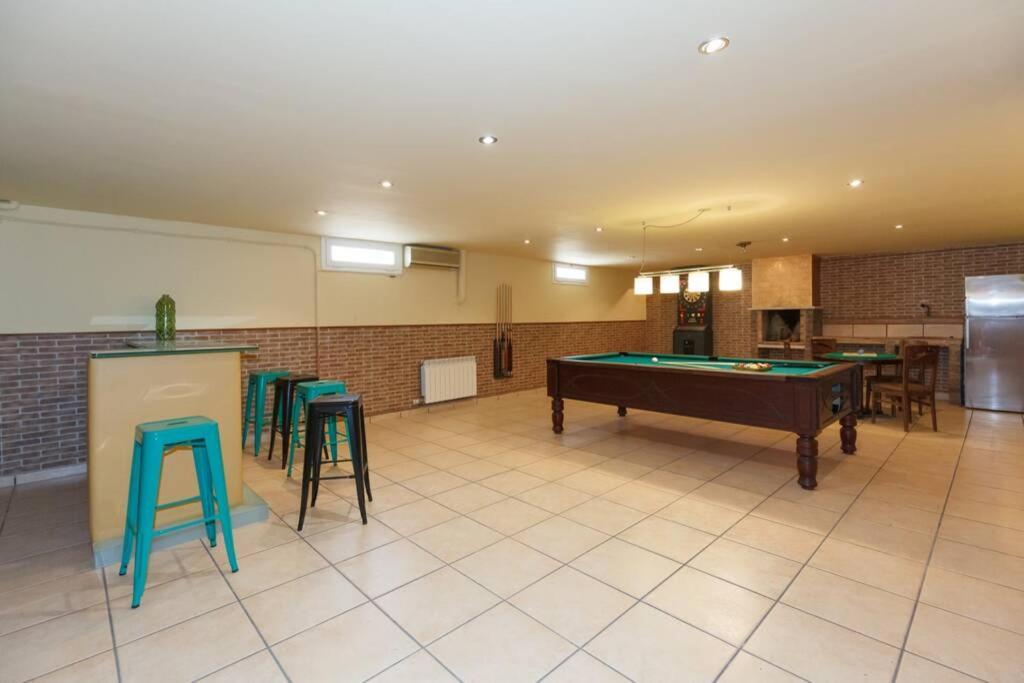 Villa Wine Experience Cambrils - Wine, Art & Games Экстерьер фото