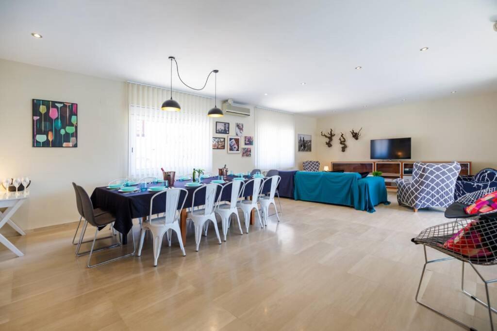 Villa Wine Experience Cambrils - Wine, Art & Games Экстерьер фото