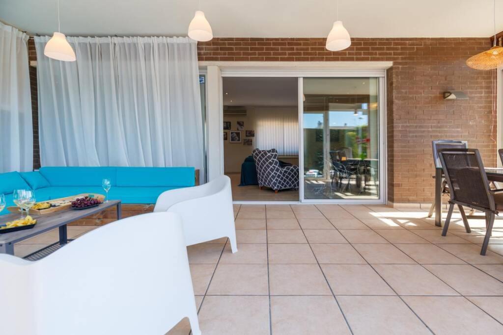 Villa Wine Experience Cambrils - Wine, Art & Games Экстерьер фото